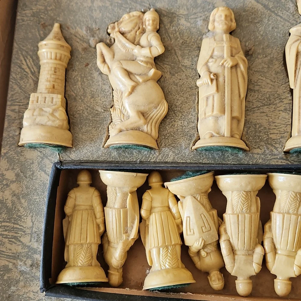 Vintage Renaissance Chessmen By ES Lowe